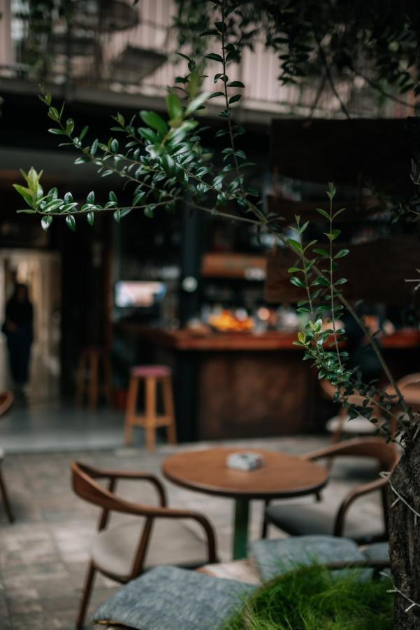 Bed Station Hostel & Bar Shkoder Bagian luar foto