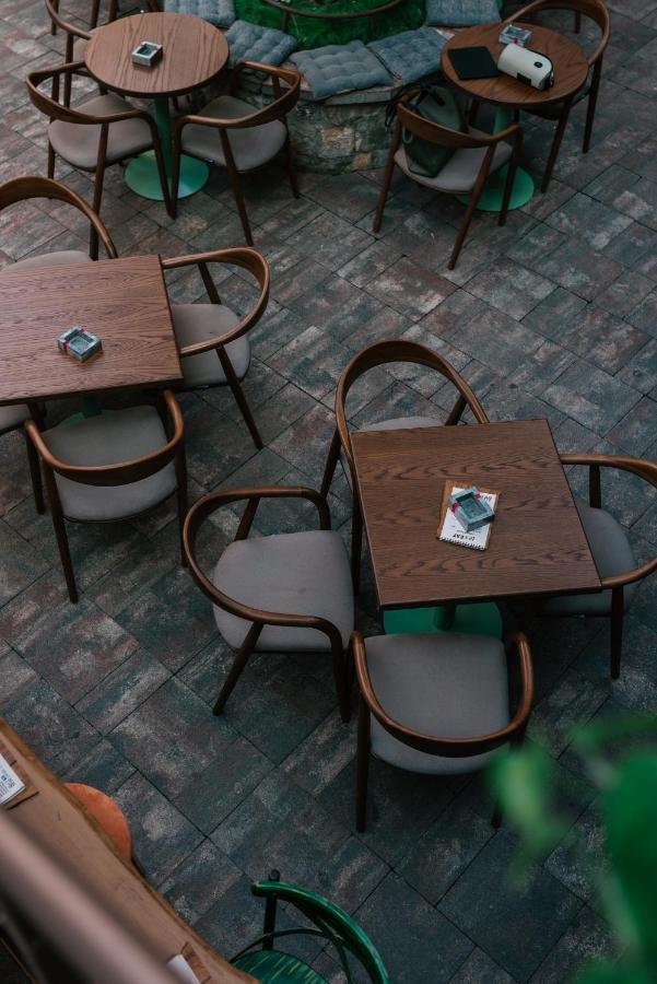 Bed Station Hostel & Bar Shkoder Bagian luar foto