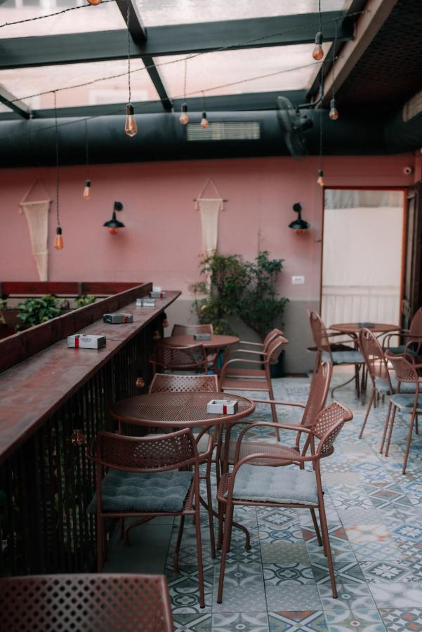 Bed Station Hostel & Bar Shkoder Bagian luar foto