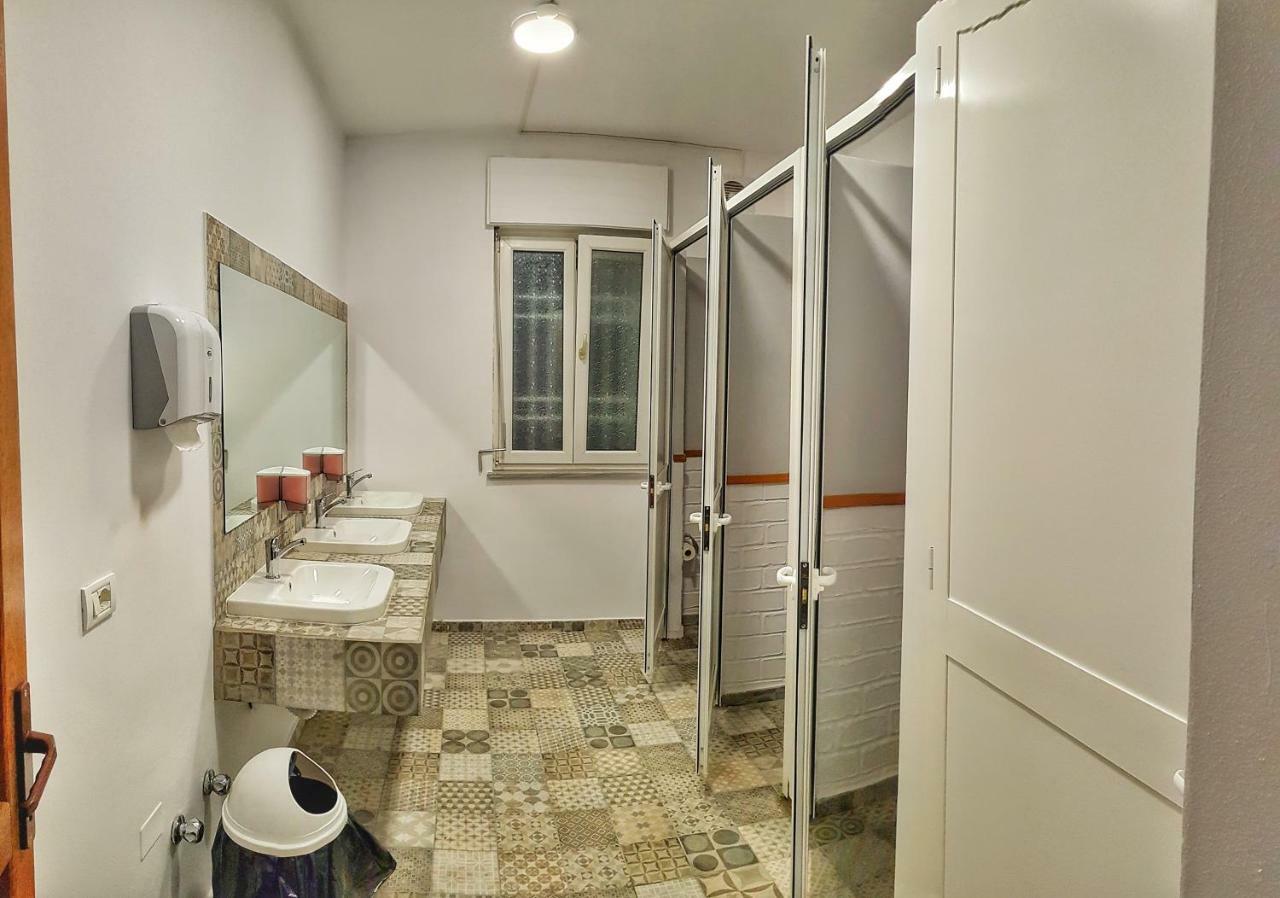 Bed Station Hostel & Bar Shkoder Bagian luar foto